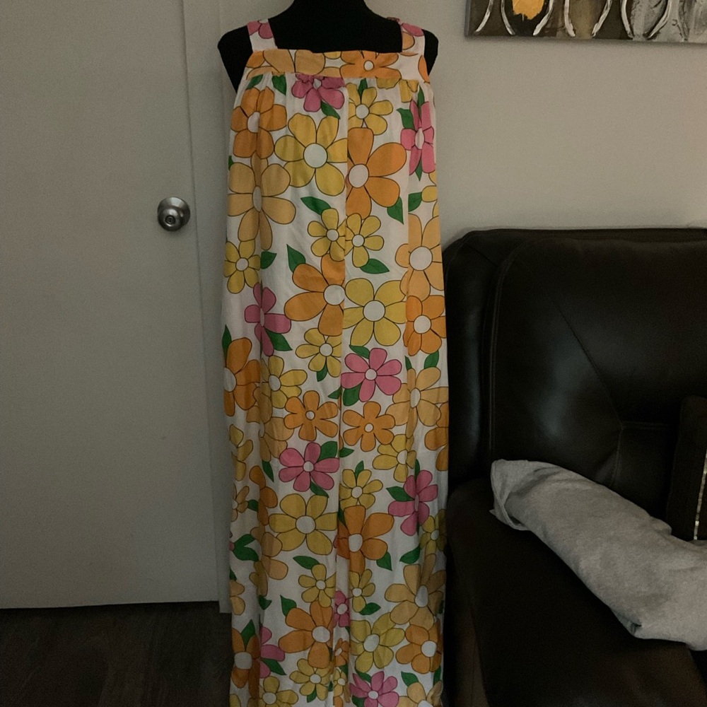 “New with Tags Floral Jumper by Pantalon - Size 2XL